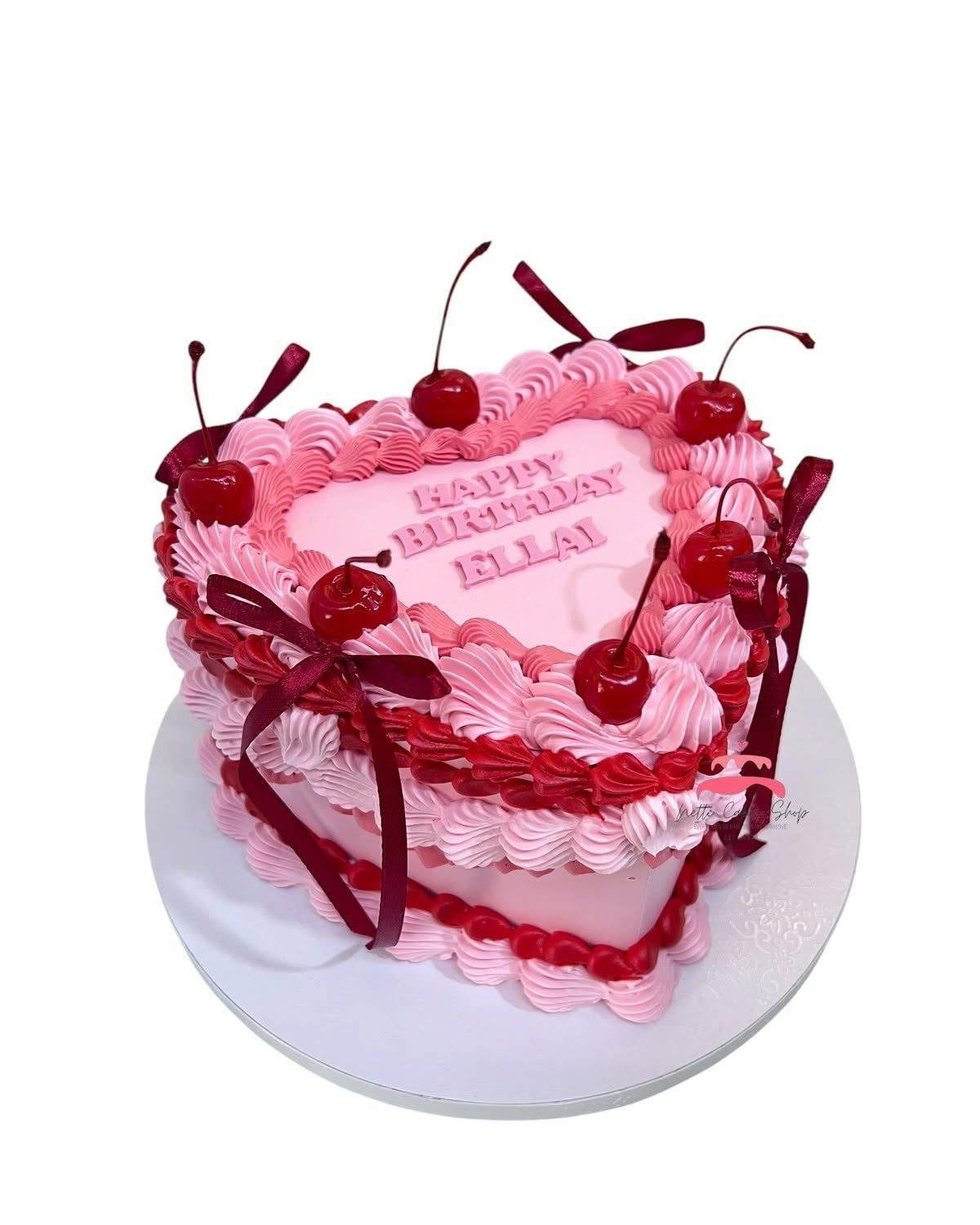 Heart-themed Cake - Image 4