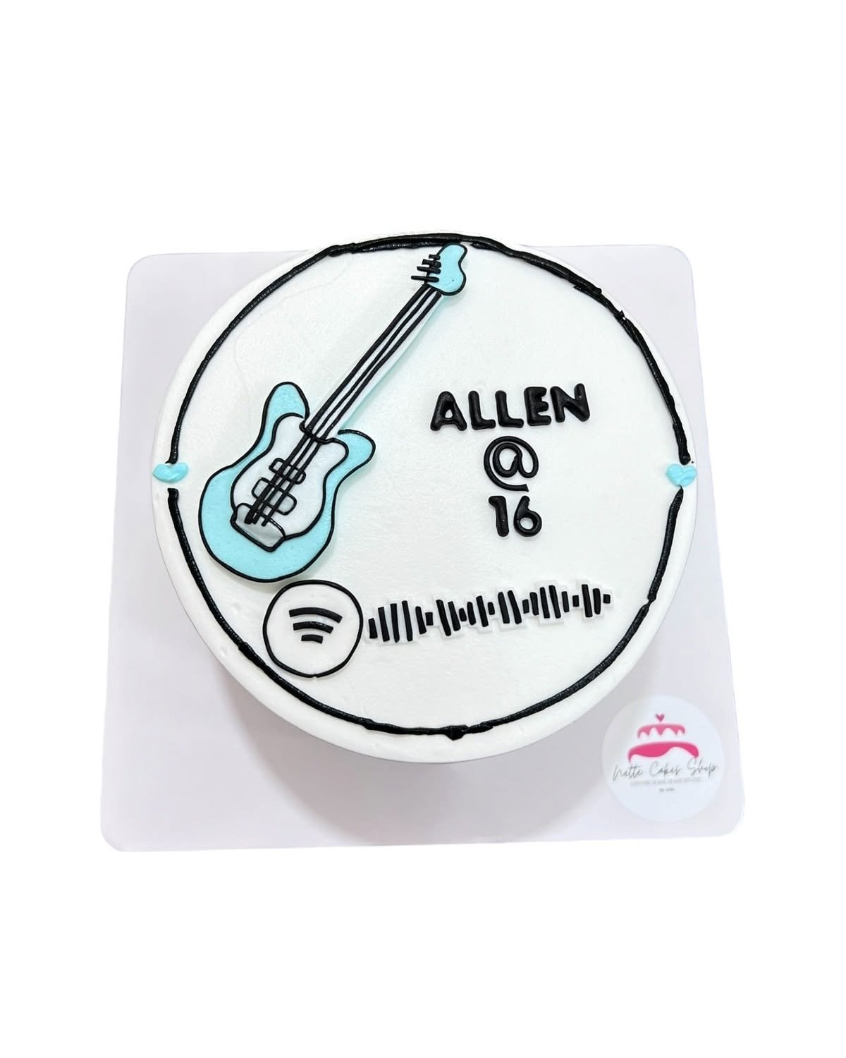 Guitar-themed Mini Cake - Image 3
